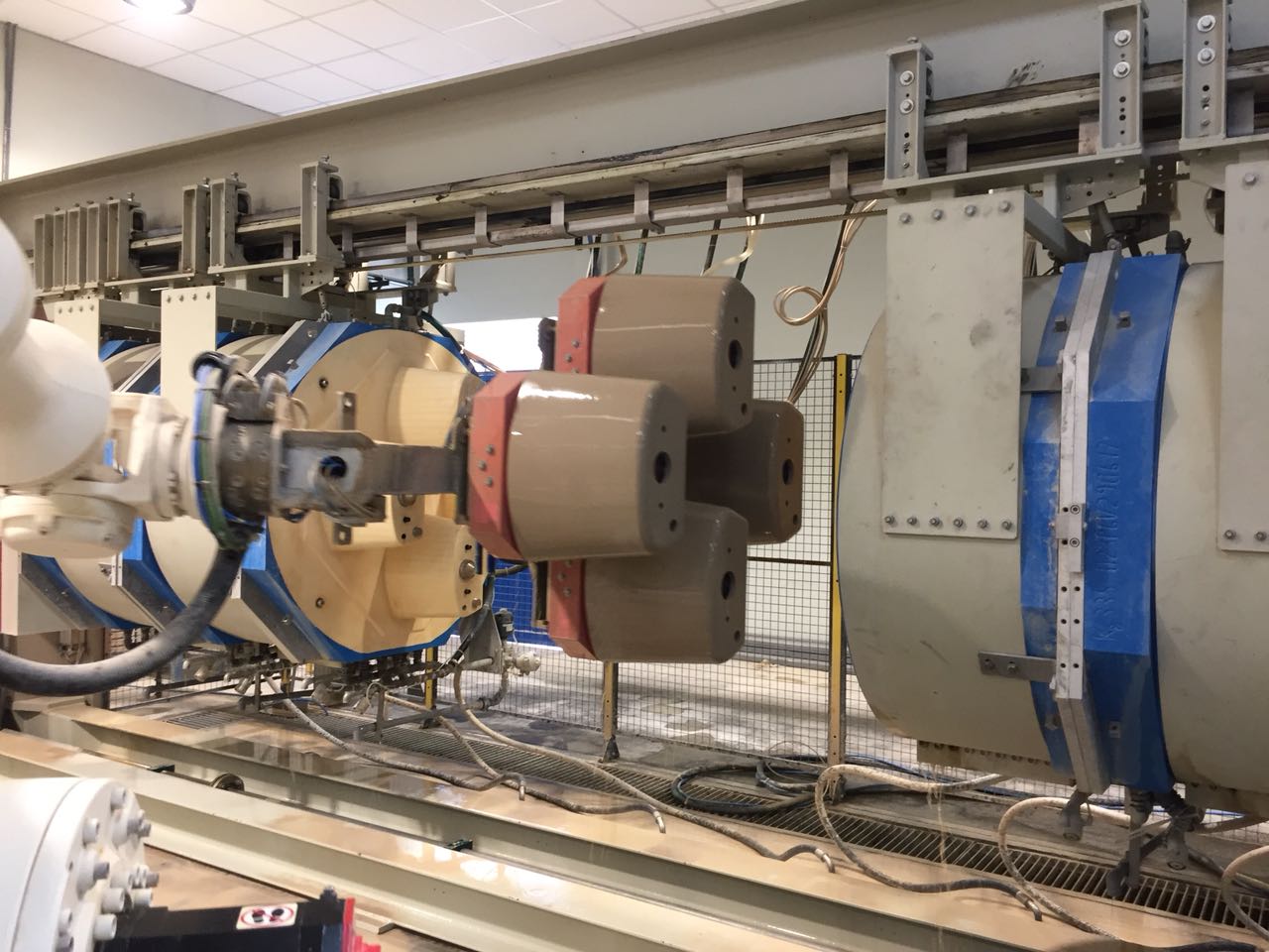 After robotized glazing, Celima-Trebol teams up with SACMI again to install automatic high pressure casting solutions